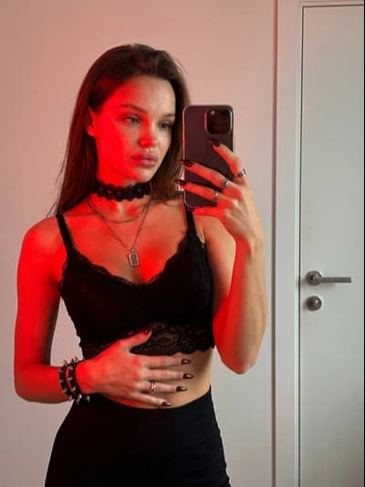AI Character Generator: Nsfw Ai Girlfriend Brunette Black Lace Bralette Red